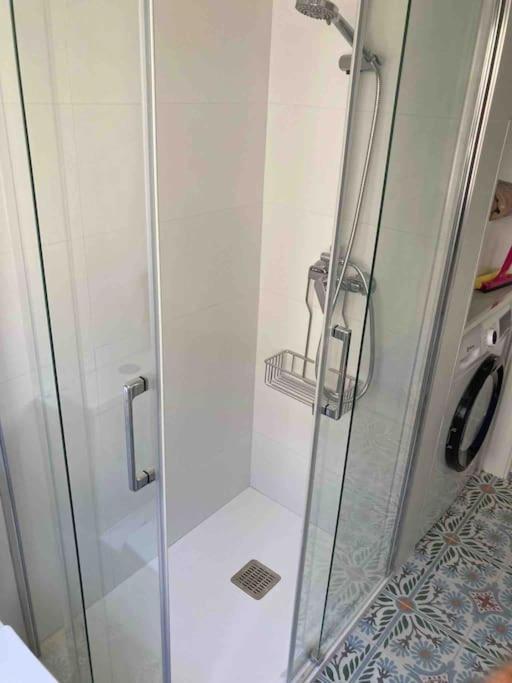 Piso Centrico Con Garaje Privado Gratis Apartment Santander Bagian luar foto